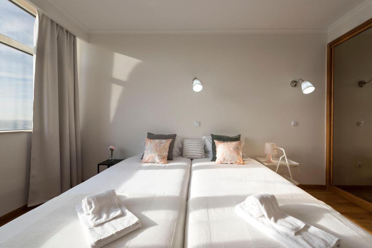 Lovelystay - 1Br Flat With Stunning Views Over Porto Vila Nova de Gaia Exterior foto
