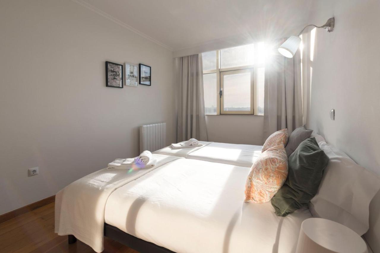 Lovelystay - 1Br Flat With Stunning Views Over Porto Vila Nova de Gaia Exterior foto